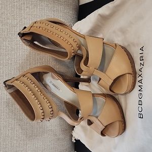 Gently Used Leon Max BCBG Maxazaria Platform Heels - Natural / Nude Size 5.5